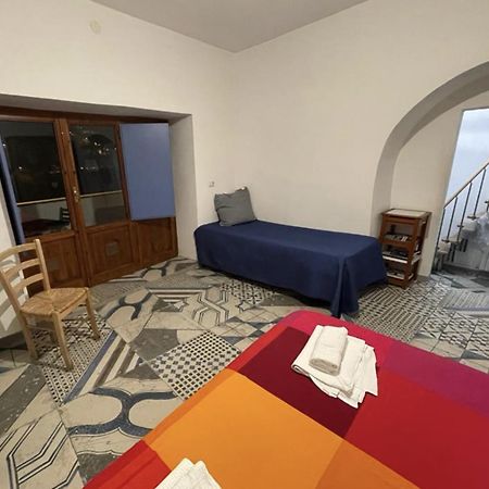 Apartamento Casa Dell'Avventura Castelmezzano Exterior foto